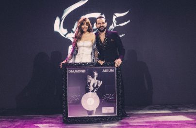 Ελένη Φουρέιρα : η λαμπερή απονομή για το διαμαντένιο album «Poli_Ploki»!