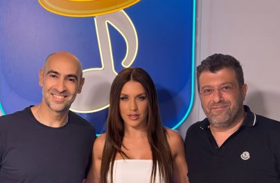 Η Ιουλία Καλλιμάνη στην οικογένεια της Heaven Music!