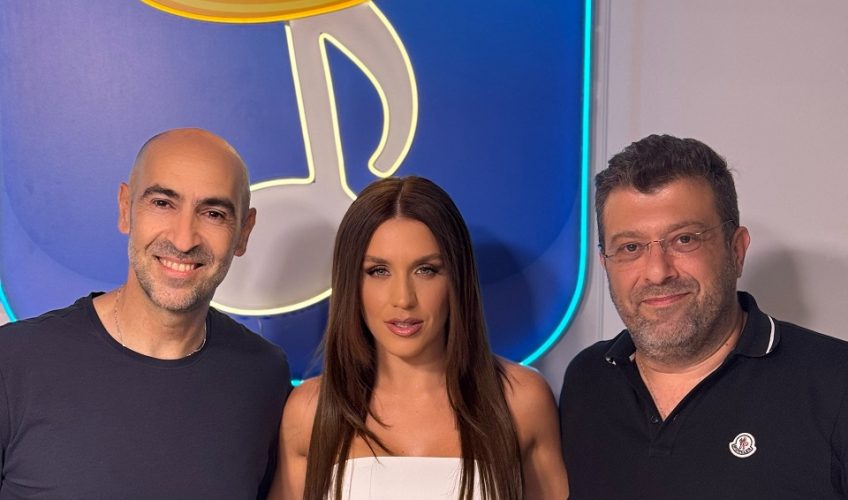 Η Ιουλία Καλλιμάνη στην οικογένεια της Heaven Music!