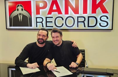 Ο Πάνος Κιάμος στην οικογένεια της Panik Records!