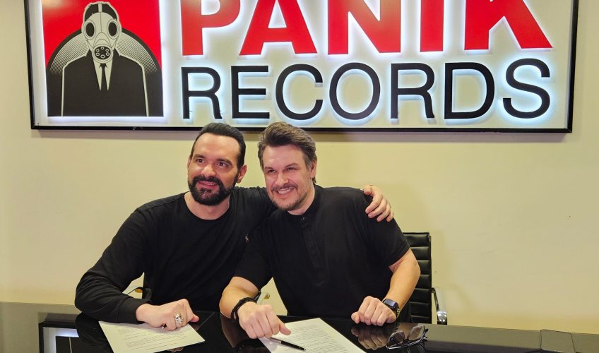 Ο Πάνος Κιάμος στην οικογένεια της Panik Records!