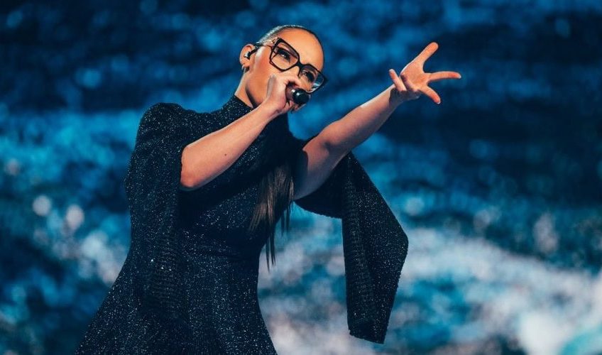 Eurovision: Σαρωτική η Klavdia στην 6η θέση – Νικήτρια η Αυστρία!