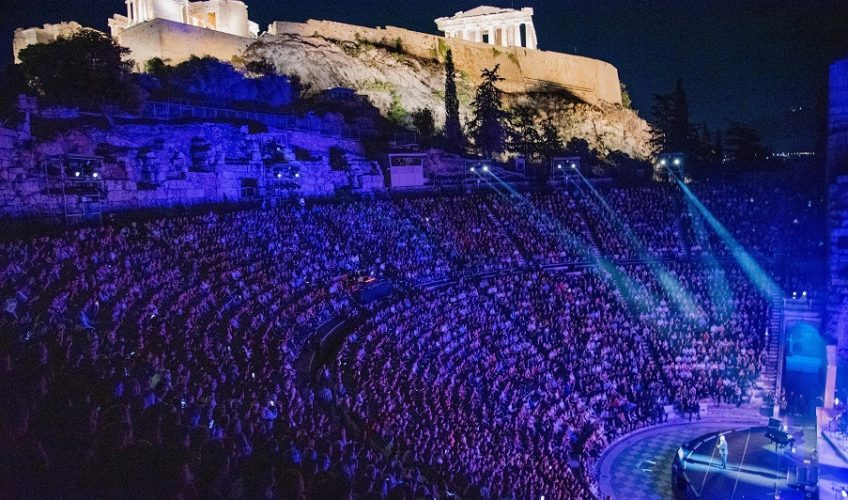Αντώνης Ρέμος: «μαγική» & sold out συναυλία στο Ηρώδειο!
